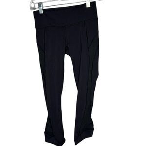 Lululemon Black Mesh Ventilation Run Active Gym Cropped Leggings. Size 4.